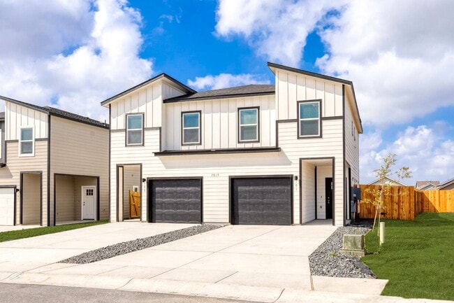 Building Photo - 10610 Kiana Way