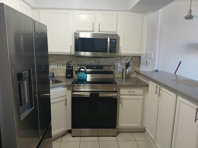 Foto del edificio - 1833 N Williams St