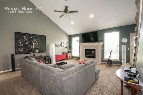 Foto del edificio - 14868 Robinson St