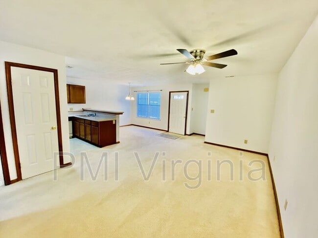 Building Photo - 3560 Clover Meadow Dr