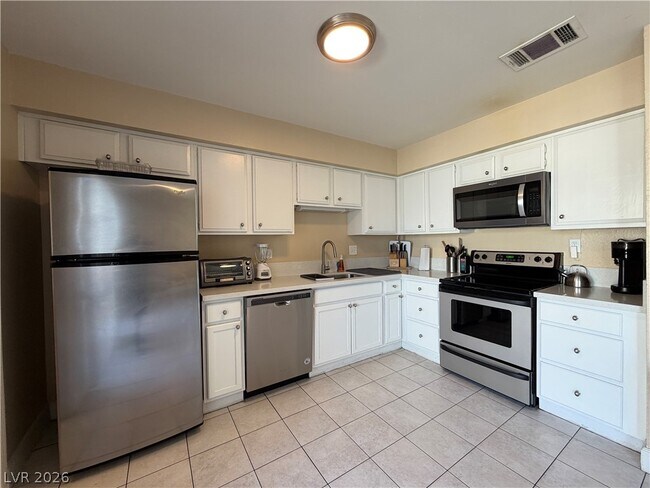 Foto del edificio - 570 Willow Green Dr