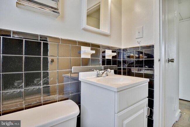 Foto del edificio - 6610 10th St