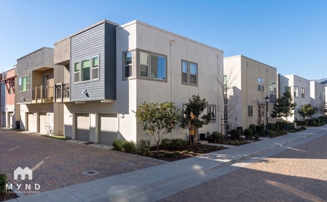 Building Photo - 228 Box Ln