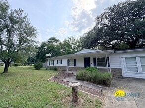 Building Photo - 501 Dona Ave