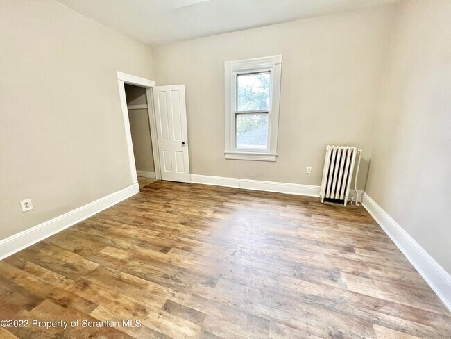 Building Photo - 640 Alder St