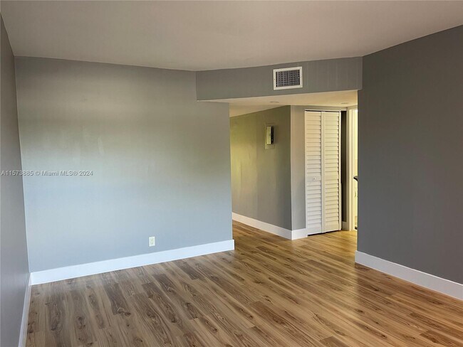 Foto del edificio - 9500 SW 3rd St
