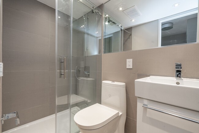 Photo du bâtiment - 730 St Clarens Ave