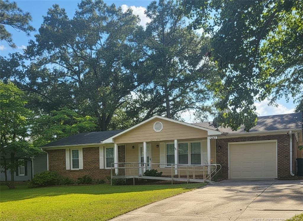 Foto principal - 7281 Pebblebrook Dr