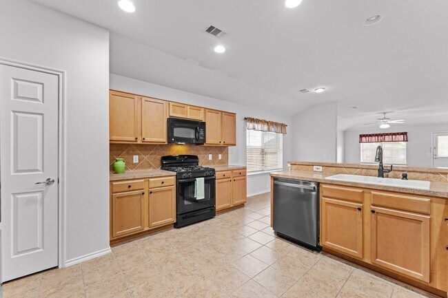 Foto del edificio - 2744 Woodspring Acres Dr
