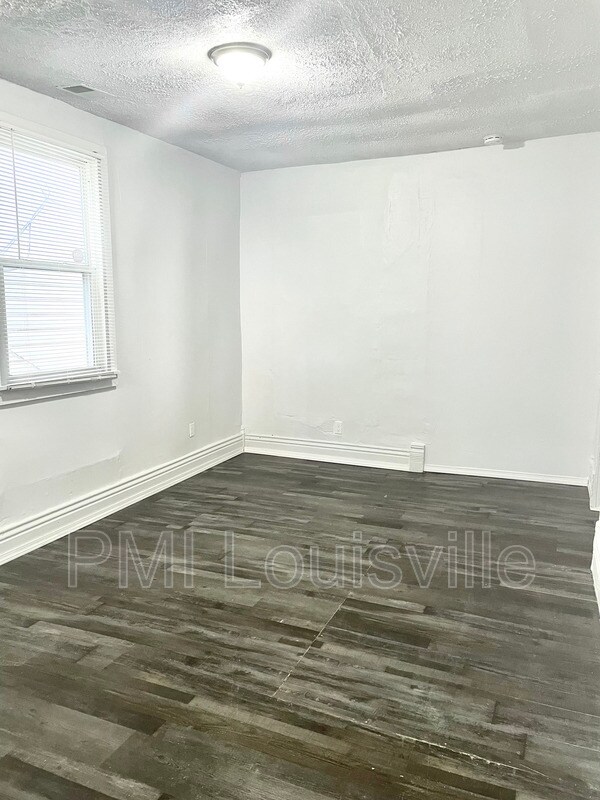 Foto del edificio - 2304 Woodland Ave