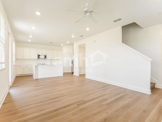 Building Photo - 2711 Radha Wy