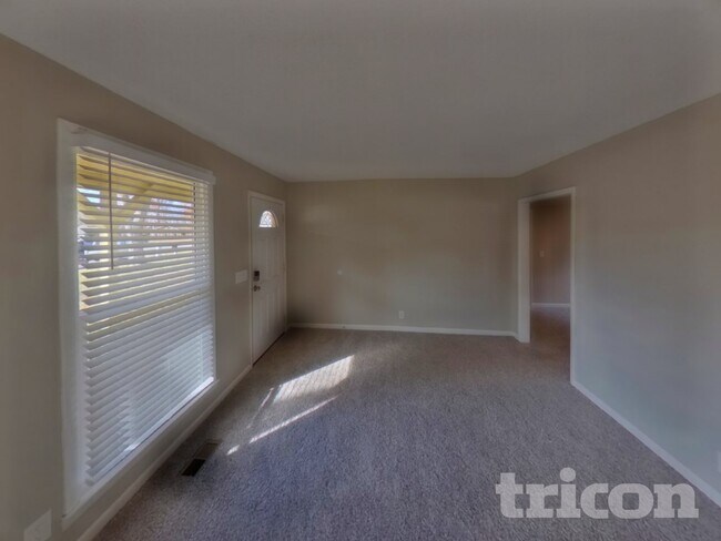 Foto del edificio - 1706 Deerrun Rd