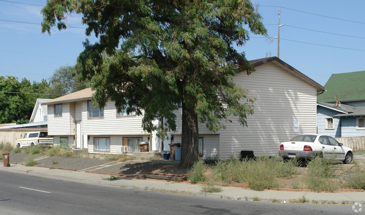 14111417 E North Foothills Dr, Spokane, WA 99207 Apartments in