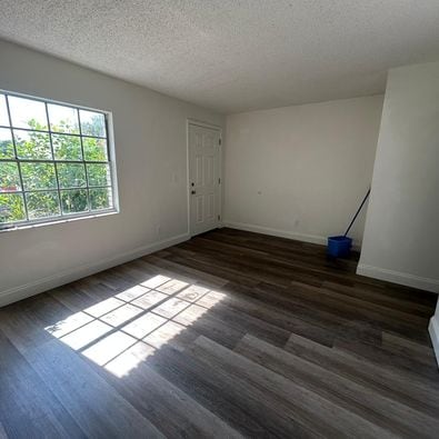 Building Photo - 206 Century Blvd