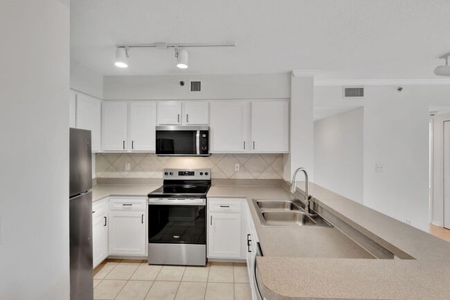 Foto del edificio - 2665 SW 37th Ave