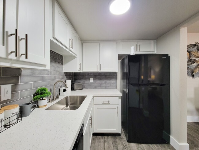 Building Photo - Arcata Townhomes