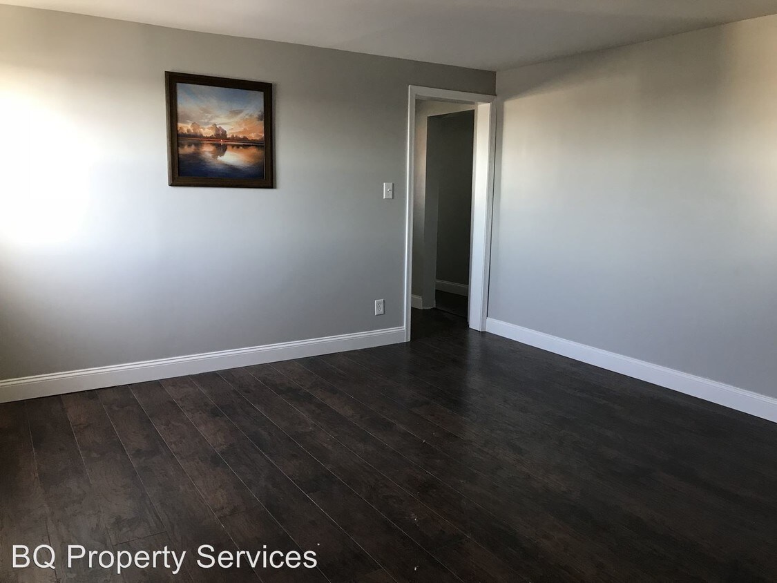 Foto principal - 907 W Tilghman St