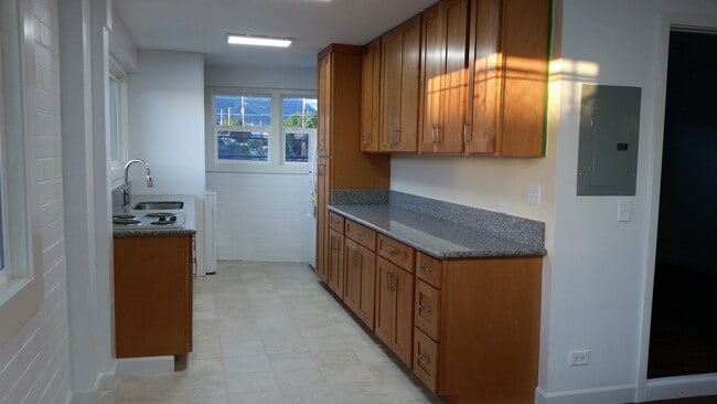 Foto del edificio - 2215 N School St