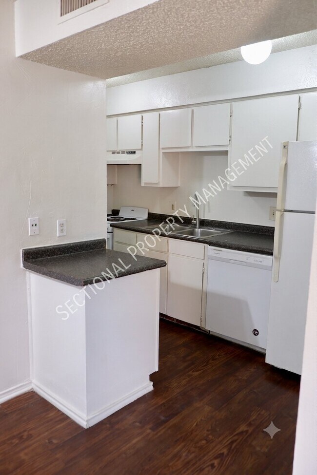 Foto del edificio - 715-719 N Center St