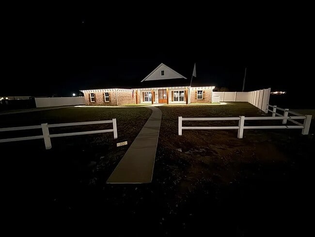 Foto del edificio - 300 N Rayleigh Dr