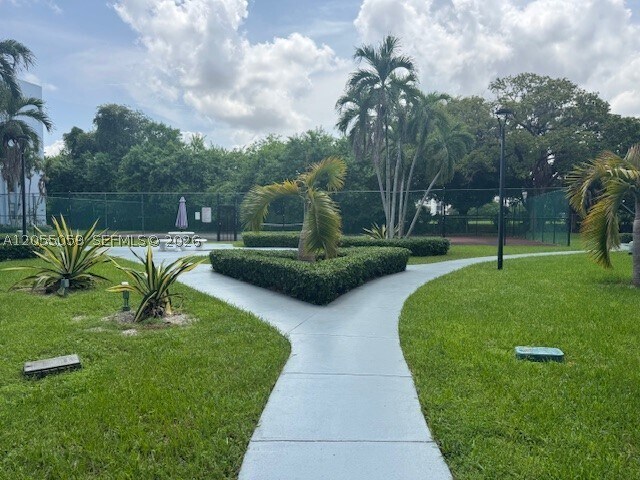 Foto del edificio - 9440 Fontainebleau Blvd