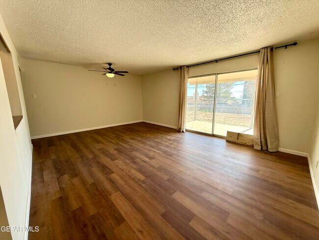 Foto del edificio - 2616 Pierce Ave