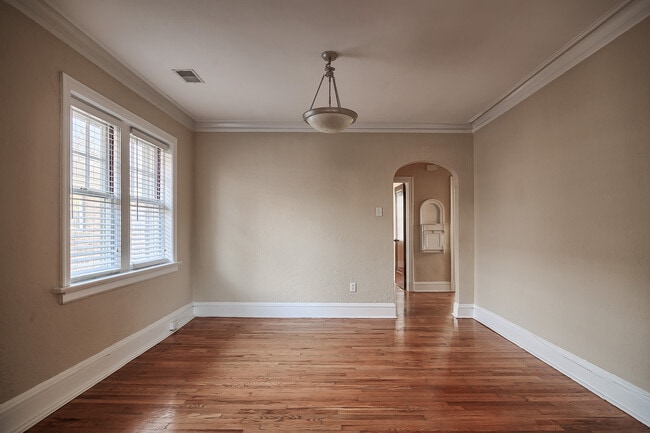 Building Photo - 7034 Dartmouth Ave