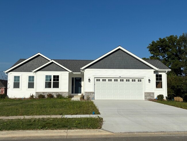Building Photo - 315 Ridgeview Dr