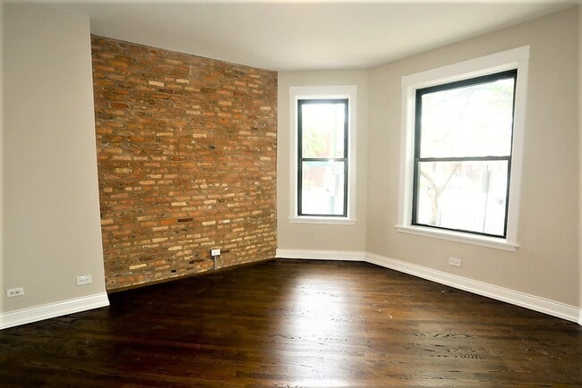Building Photo - 2740 N Richmond St