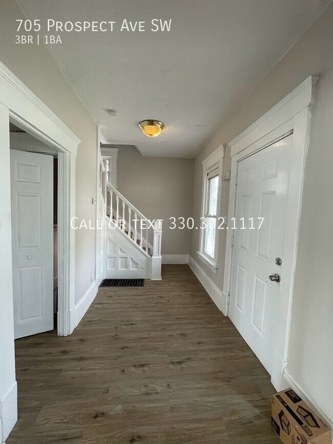 Building Photo - Three bedroom two bathroom home for rent