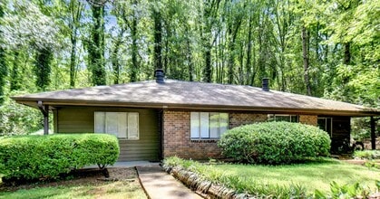 Building Photo - 80 Cedar Dr