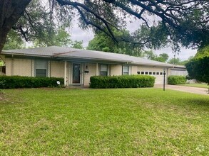 Building Photo - 3820 Sagebrush Rd