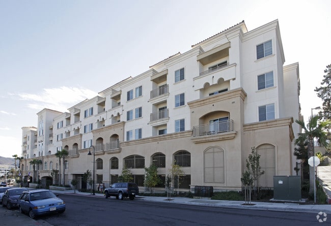 Building Photo - Peninsula Del Ray
