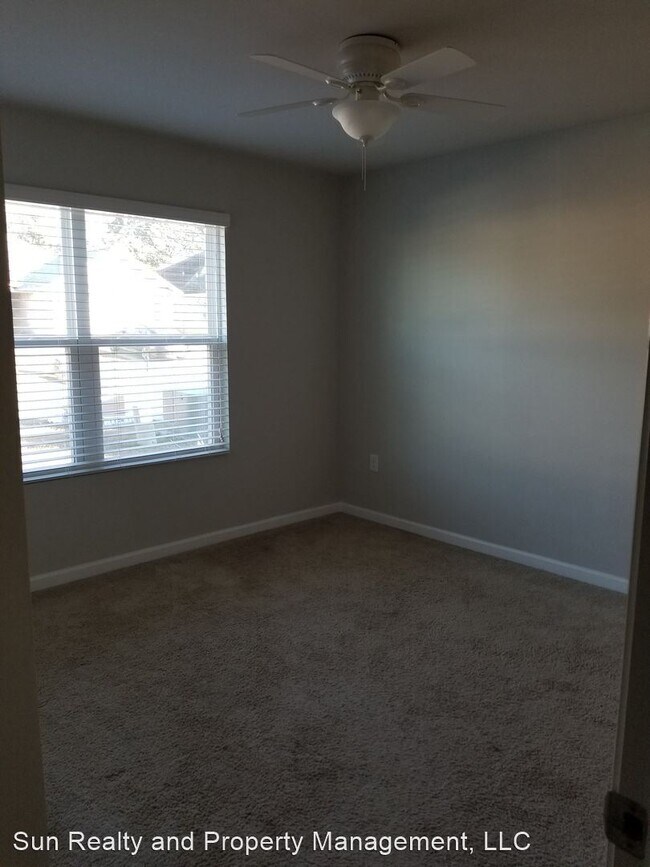 Building Photo - 4 br, 2 bath House - 1329 Majesty Loop