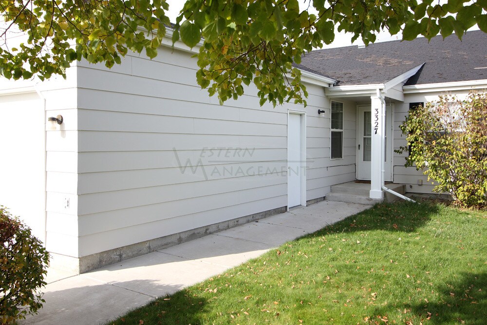 Primary Photo - 3327 Lynn Ave