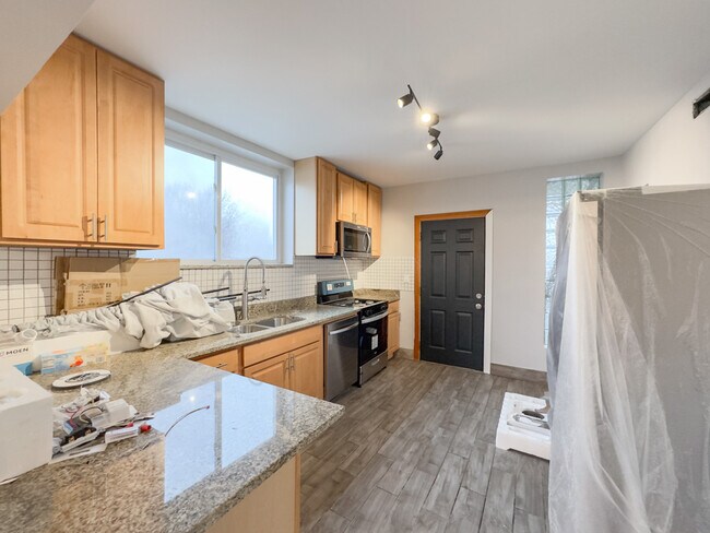 Foto del edificio - 2617 W Rascher Ave