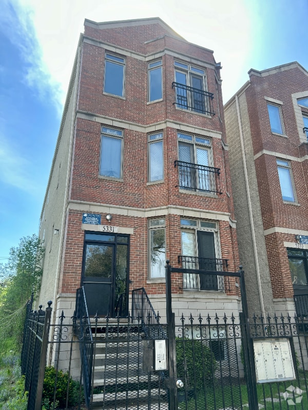 Building Photo - 5333 S Calumet Ave