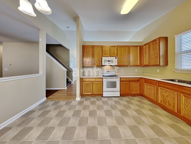 Building Photo - 24 Crescent Hill