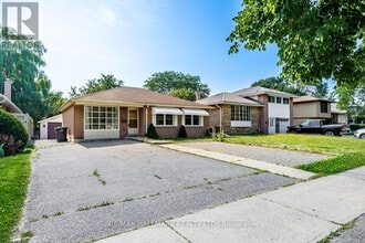 Building Photo - 2112 Truscott Dr