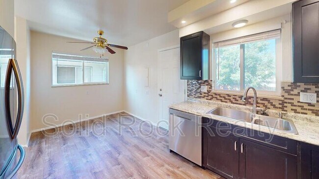 Foto del edificio - 4528 Galley Road