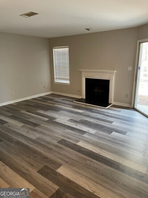 Building Photo - 712 Ridgefield Dr