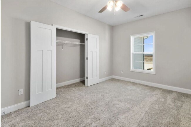 Foto del edificio - 406 St George Wy