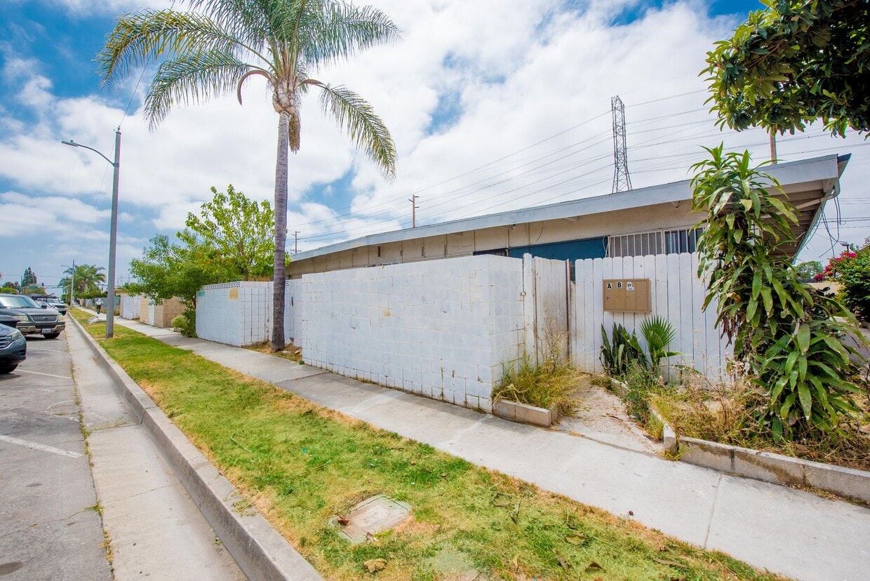 Primary Photo - PACIFIC AVE
