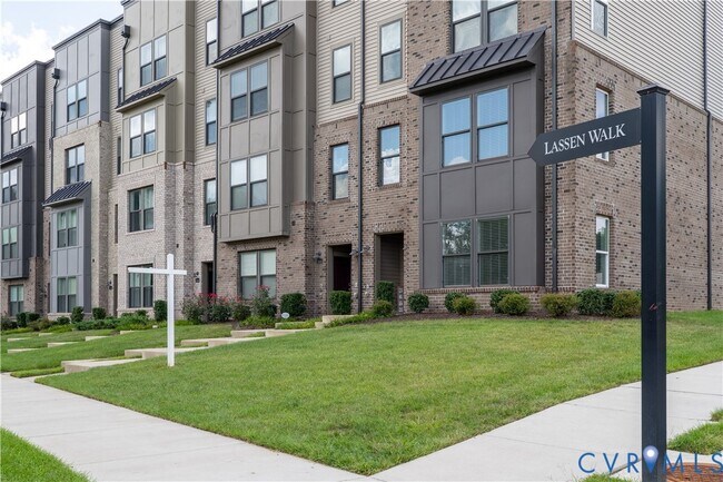 Foto del edificio - 2652 Lassen Pl