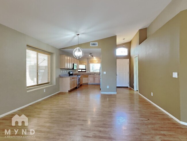Foto del edificio - 29212 N 22nd Ln