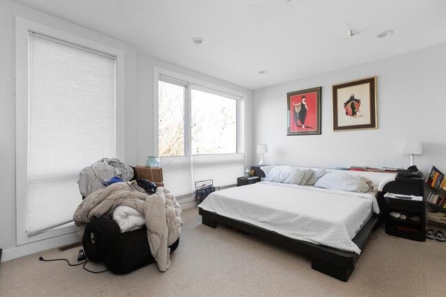 Foto del edificio - 2854 West North Avenue Apt ##, Chicago, IL...