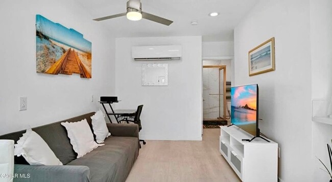 Foto del edificio - 2608 Overland Ave