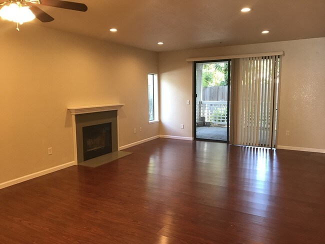 Foto del edificio - 2576 Oak Rd