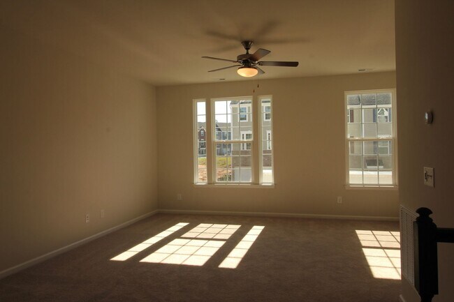 Building Photo - Townhouse in the center of RTP- Available May