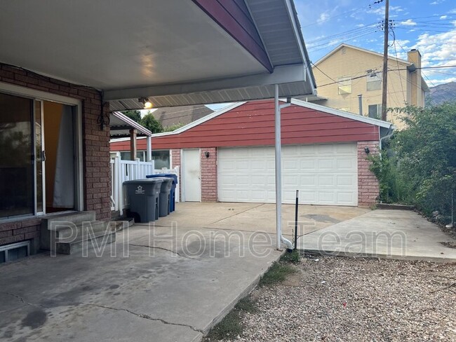 Building Photo - 4586 Porter Ave